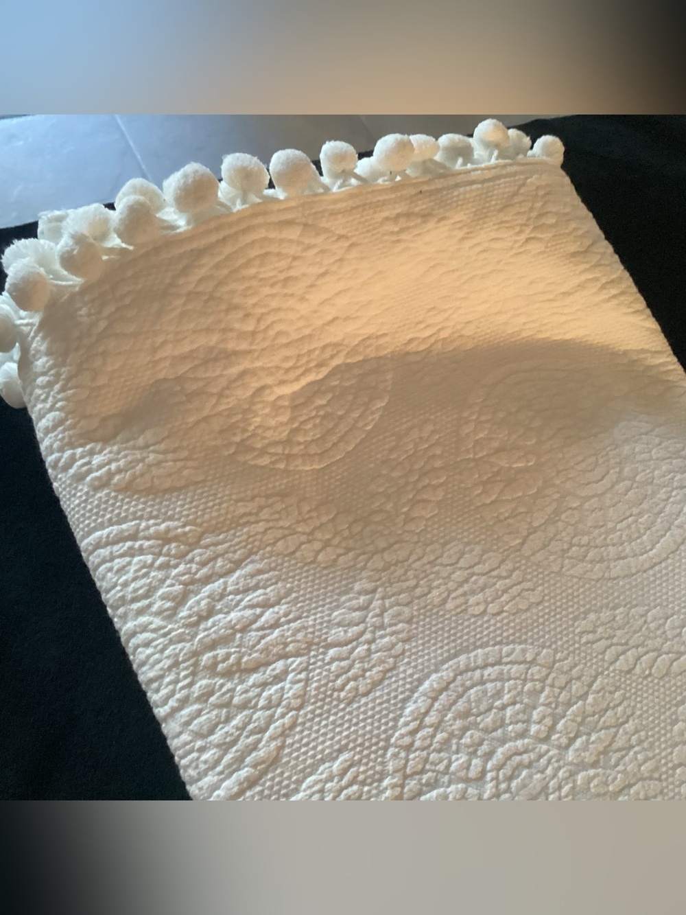Textured Ivory, Pom Pom Twin Bedspread. Vintage, pristine condition